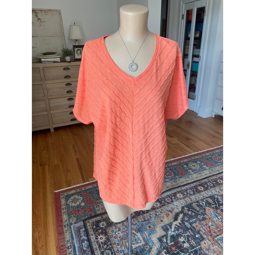 Chico's Coral Textured V-Neck Short Sleeve Top